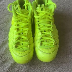 Nike Air Foamposite Pro “volt”
